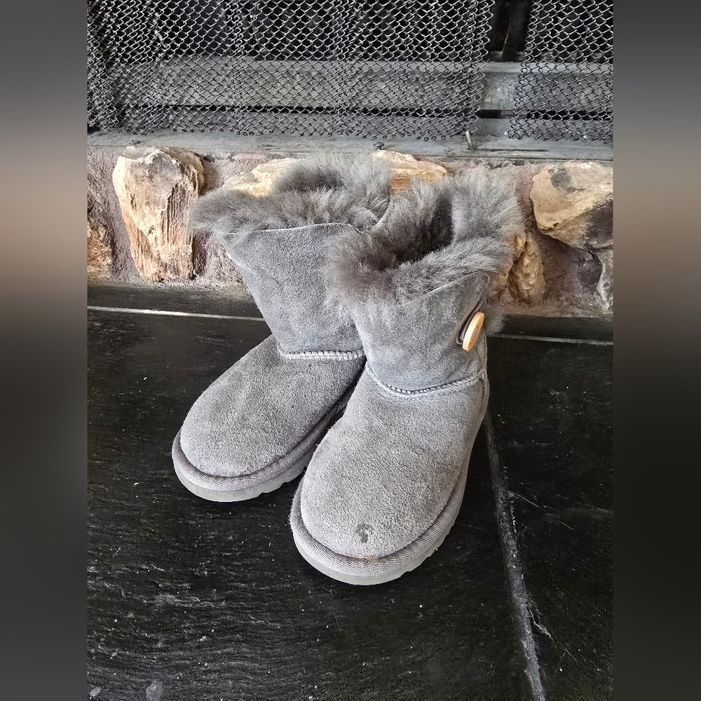 Ugg Grey Bailey Button Kids Boots Size 9